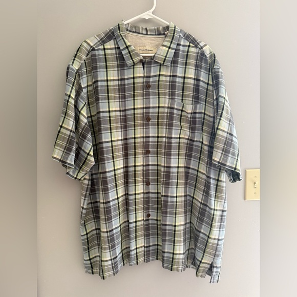 Tommy Bahama Mens Shirt SZ XL Green Grey Plaid Short Sleeve Button Up 100% Silk - Picture 1 of 9